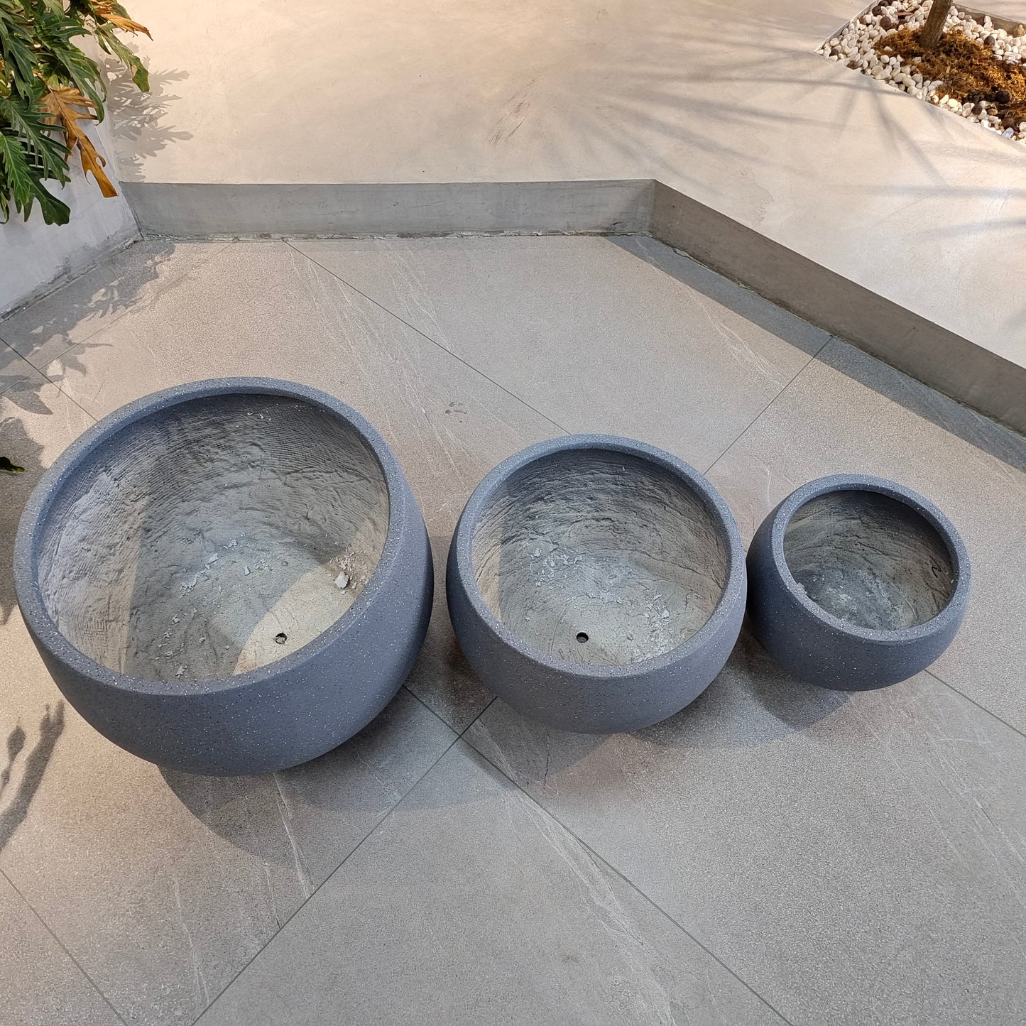 Macetero gris