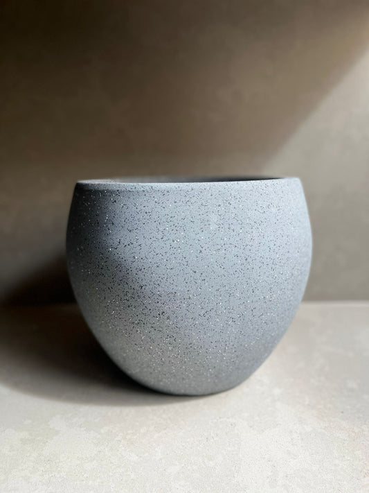 Macetero gris